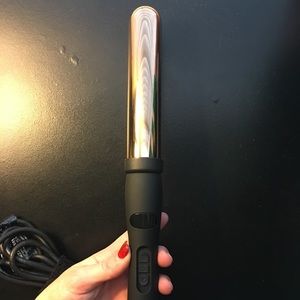 Wand curling iron